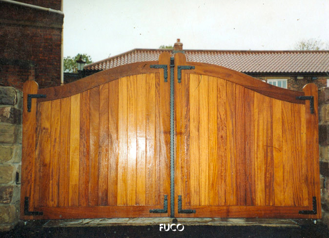 Cổng gỗ biệt thự CG 006